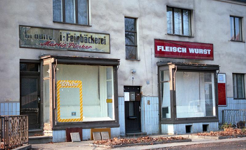 Dresden-Tolkewitz, Salzburger Str. 16, 9.3.1996.jpg